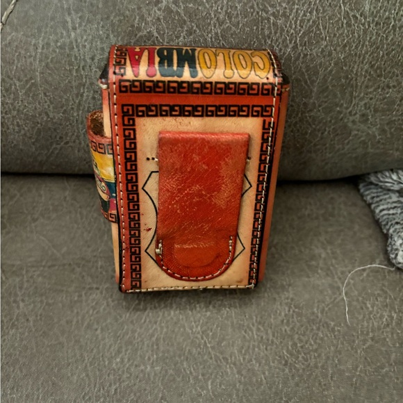 Columbia Leather Cigarette Case & Lighter Holder - Picture 5 of 6